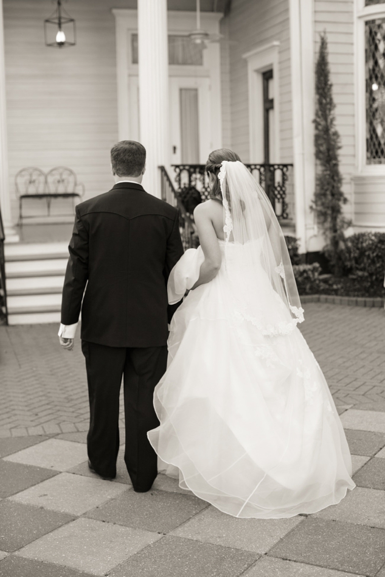 A Classic Light Blue New Orleans Wedding via TheELD.com