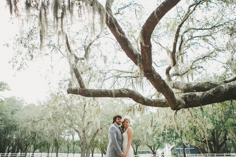 A Navy and Mint Florida Farm Wedding via TheELD.com