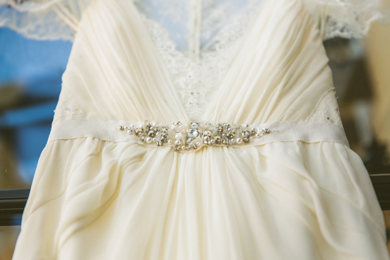 A Modern Ethereal Glitter & Blush Wedding via TheELD.com