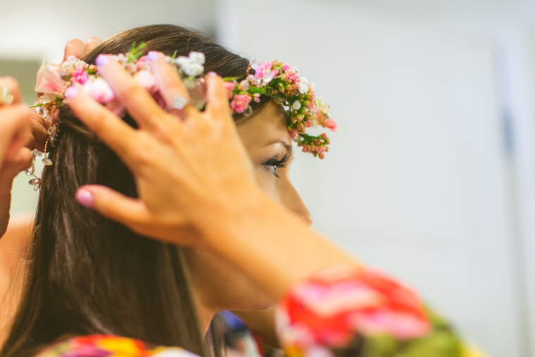 A Modern Ethereal Glitter & Blush Wedding via TheELD.com