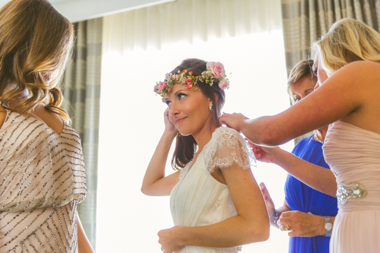 A Modern Ethereal Glitter & Blush Wedding via TheELD.com