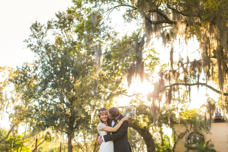 A Modern Ethereal Glitter & Blush Wedding via TheELD.com