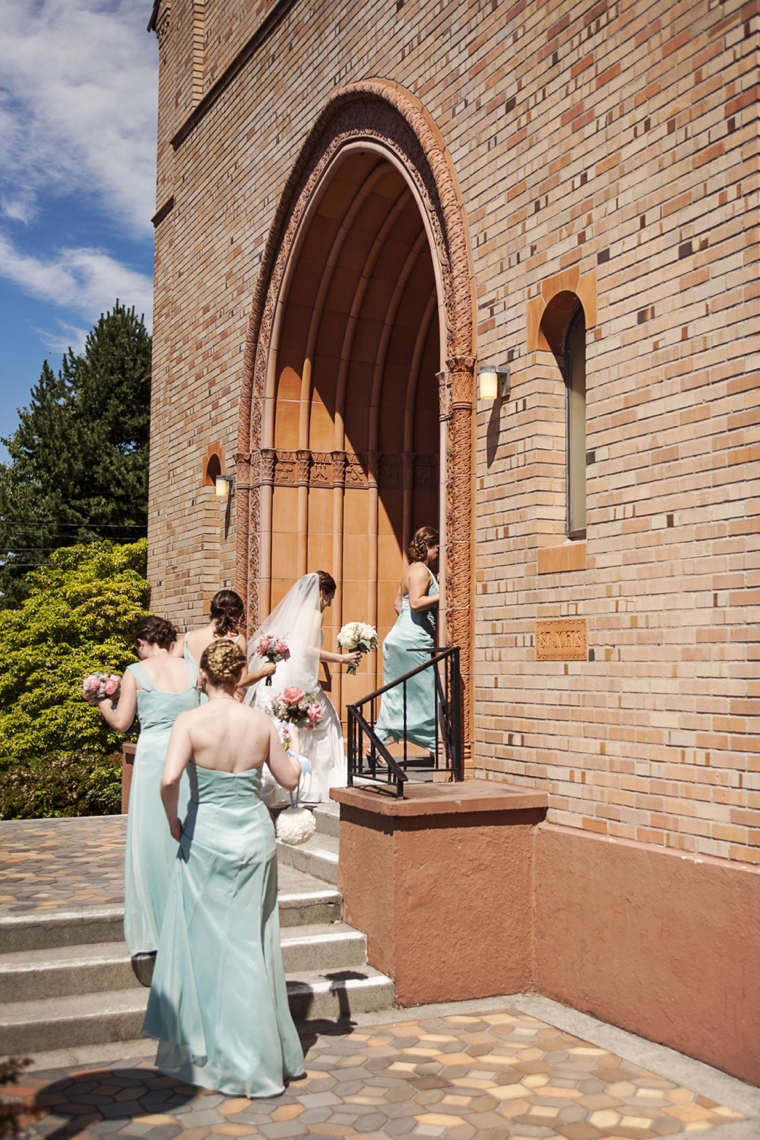 An Elegant Pink & Aqua Seattle Wedding via TheELD.com