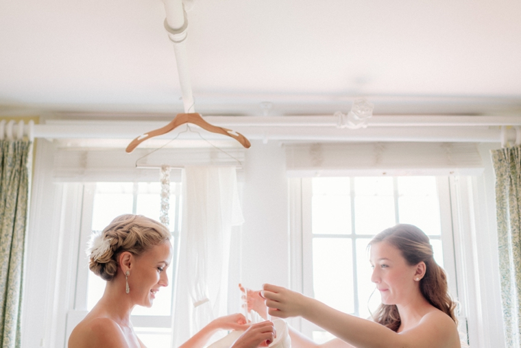 A Chic Oceanside Coral Wedding via TheELD.com