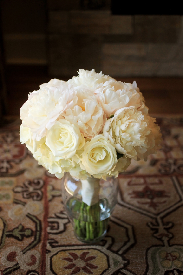 Elegant & Romantic White Wedding via TheELD.com