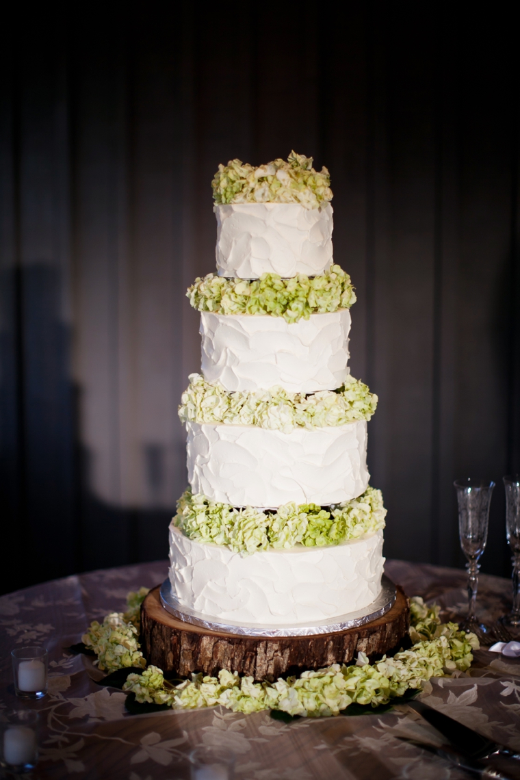 A Rustic Green & White Southern Wedding via TheELD.com