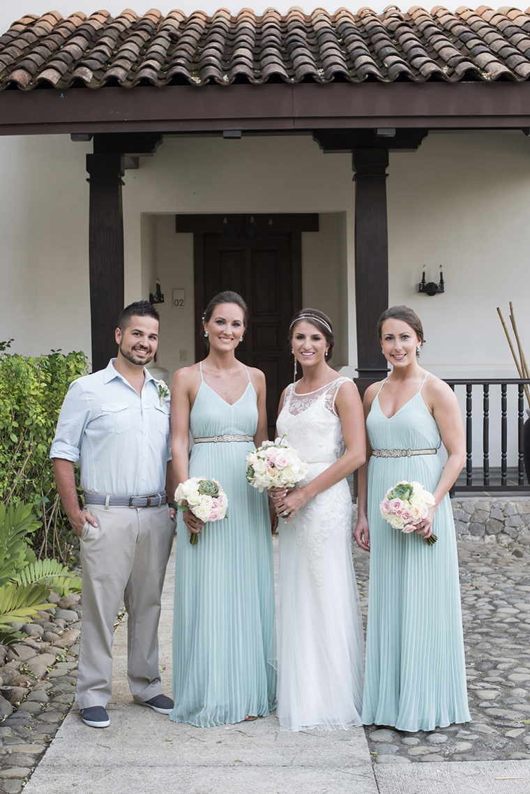 A Rustic Chic Costa Rica Wedding via TheELD.com