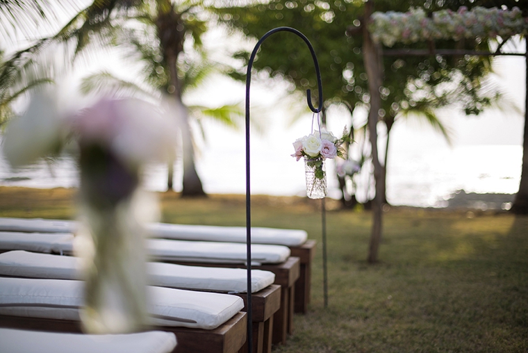 A Rustic Chic Costa Rica Wedding via TheELD.com