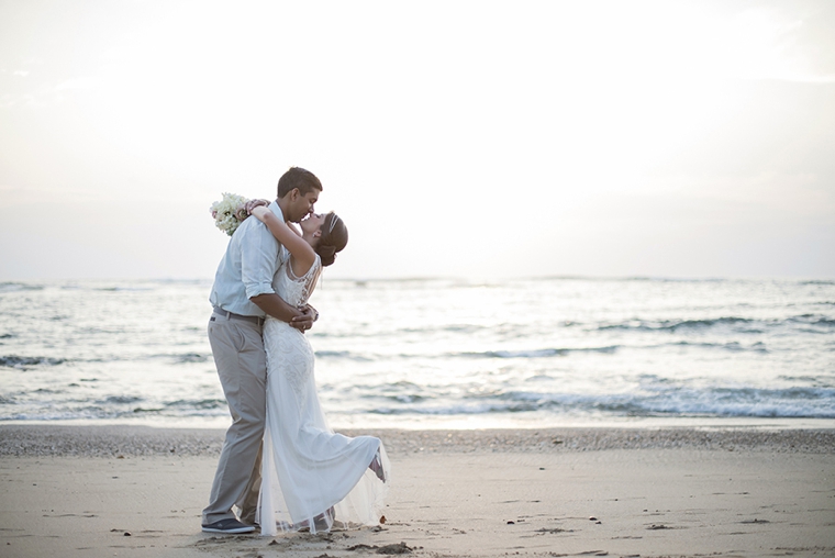 A Rustic Chic Costa Rica Wedding via TheELD.com