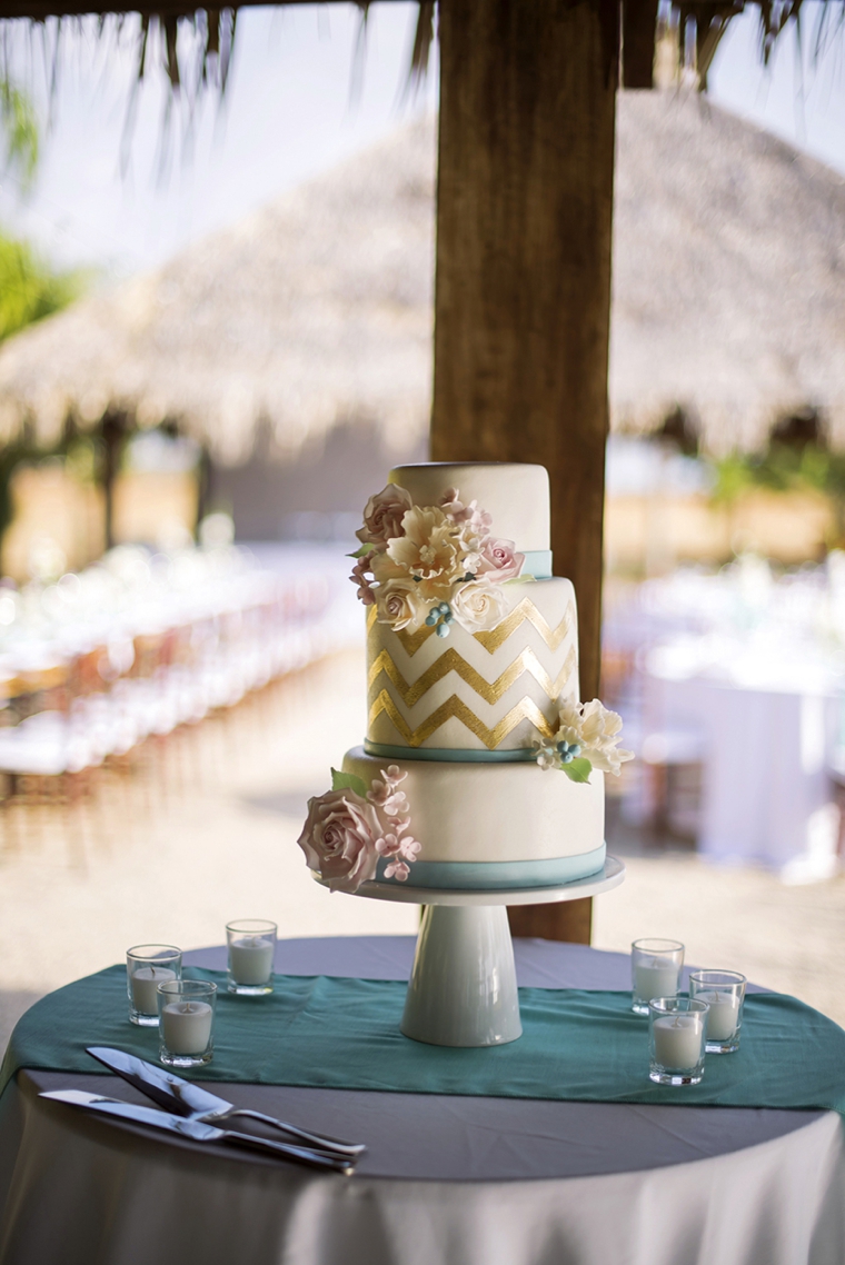 A Rustic Chic Costa Rica Wedding via TheELD.com