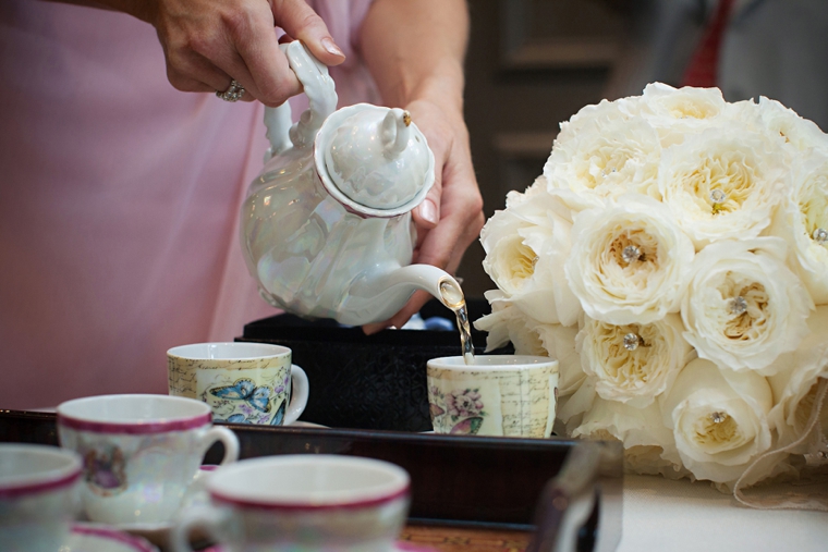 Chic Elegant Gold and White Wedding via TheELD.com