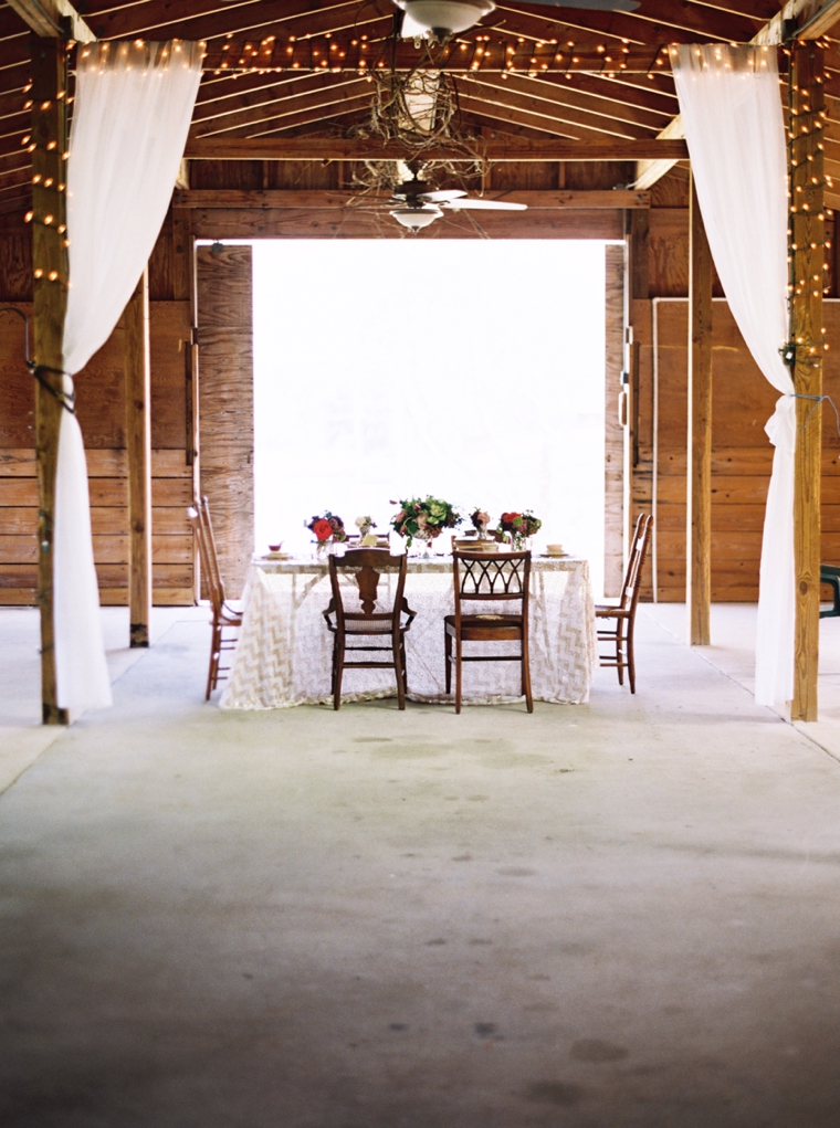 Sophisticated Burgundy & Plum Southern Wedding Inspiration via TheELD.com