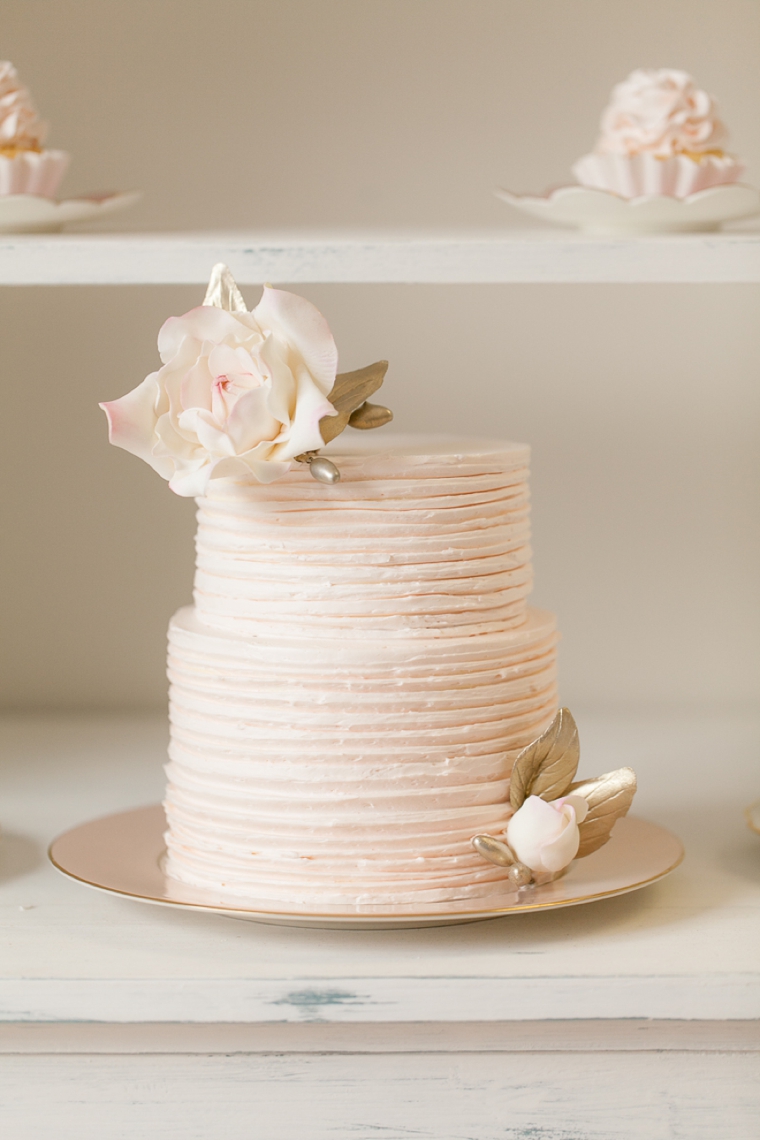 8 Unique Wedding Cake Ideas via TheELD.com