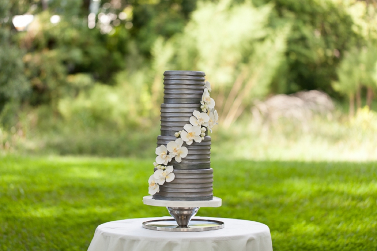 8 Unique Wedding Cake Ideas via TheELD.com