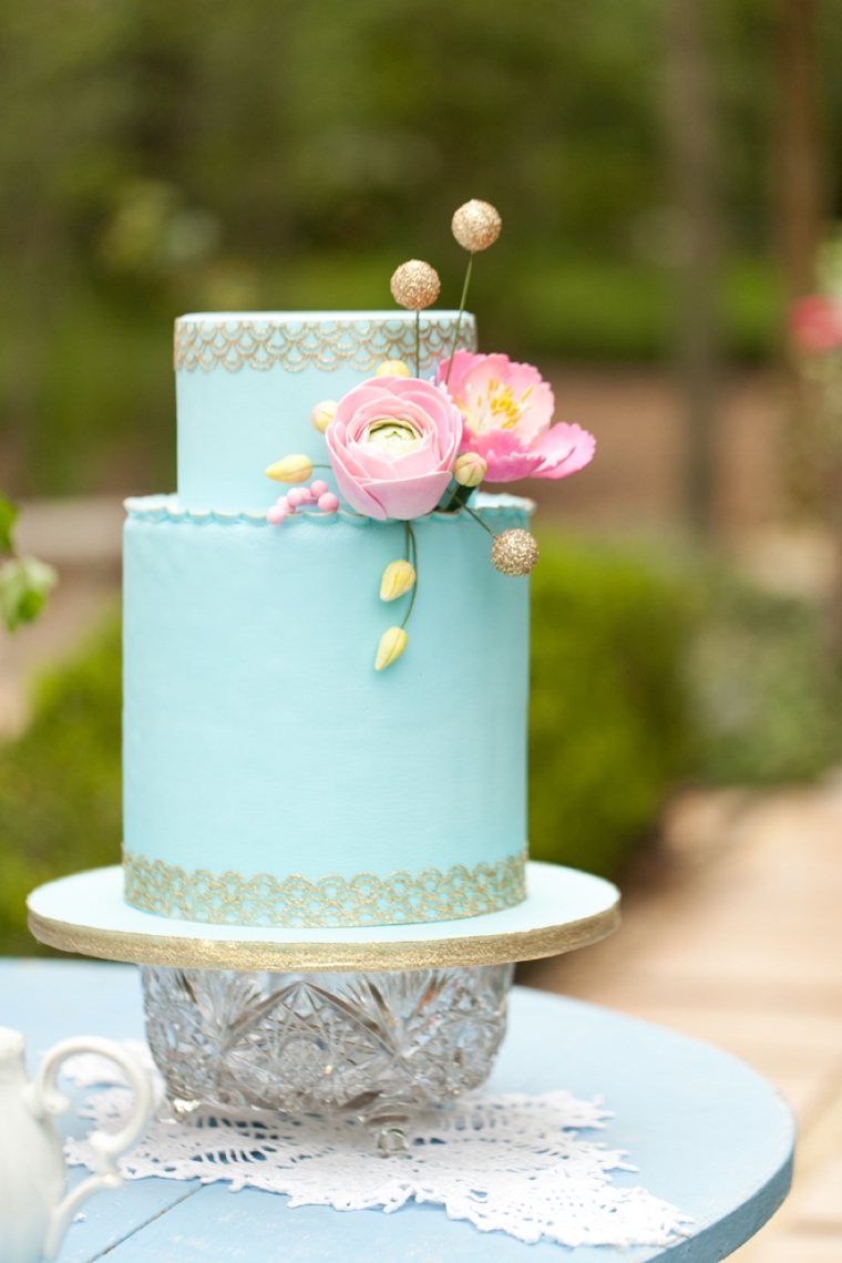 Simple Basket Weave Wedding Cake with Mickey and Minnie Ca… | Flickr