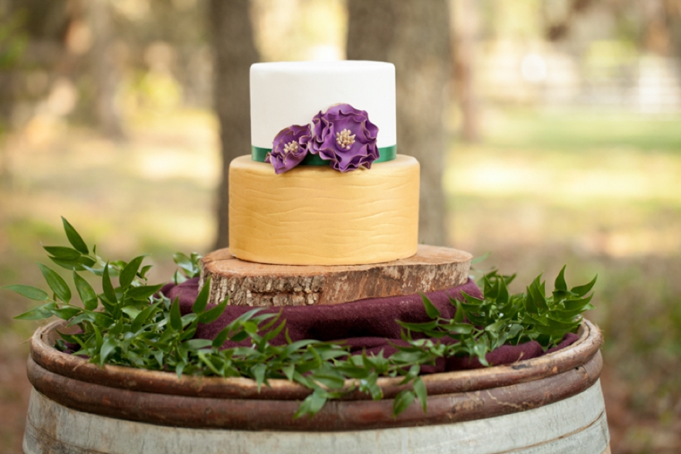 8 Unique Wedding Cake Ideas via TheELD.com