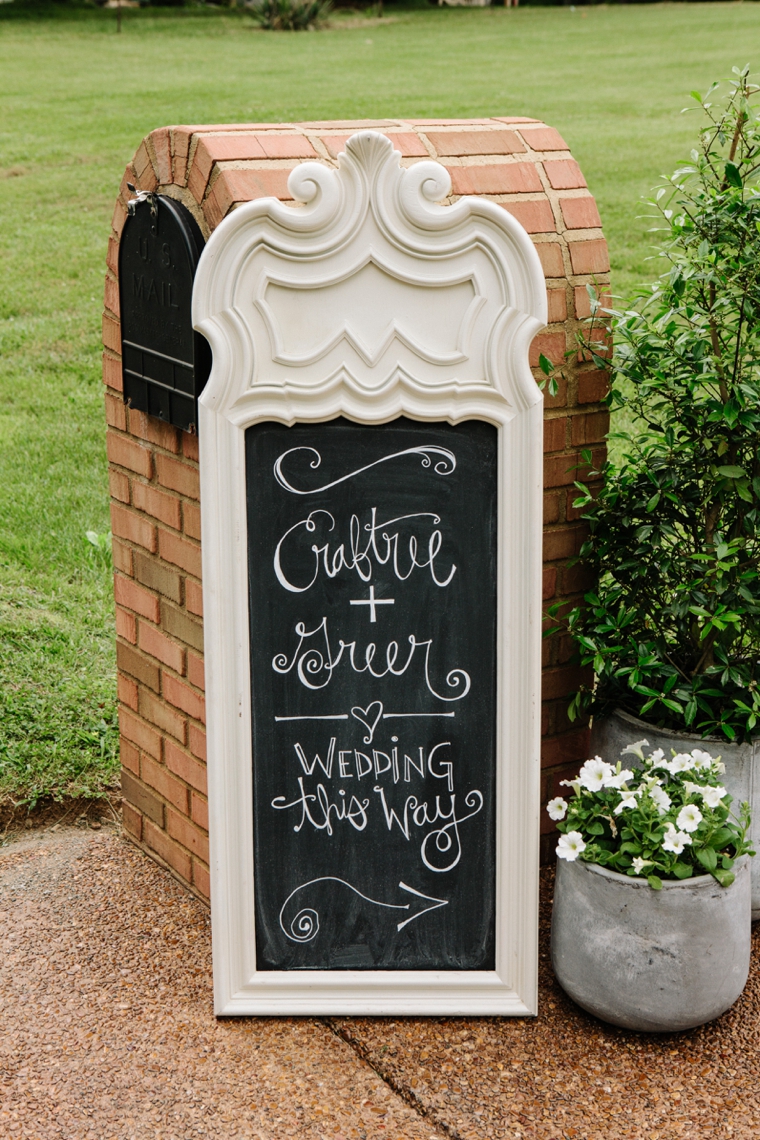 A Modern & Glamorous Garden Wedding via TheELD.com