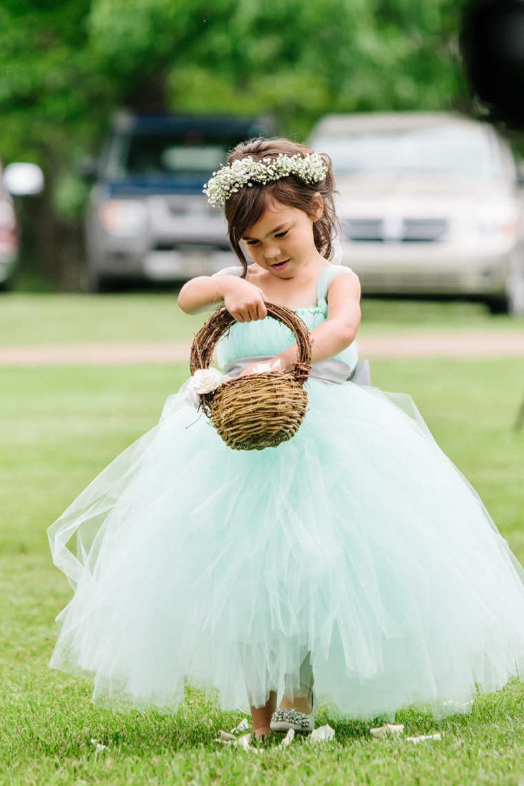 A Modern & Glamorous Garden Wedding via TheELD.com