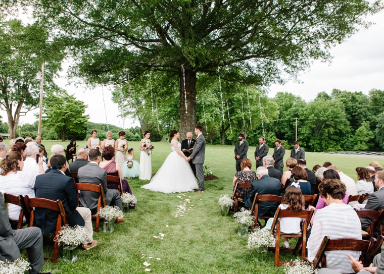 A Modern & Glamorous Garden Wedding via TheELD.com