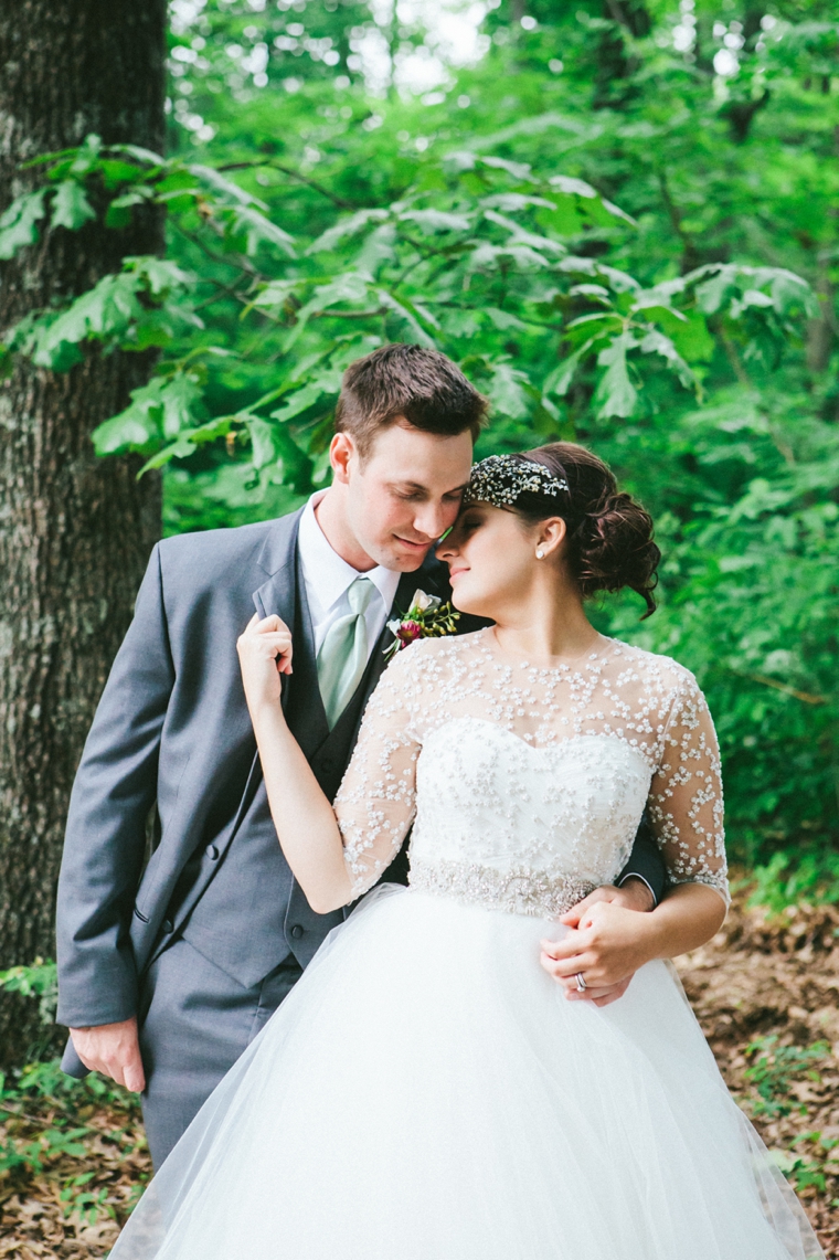 A Modern & Glamorous Garden Wedding via TheELD.com