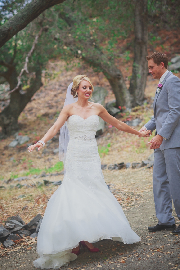 A Plum & Fuchsia California Vineyard Wedding via TheELD.com