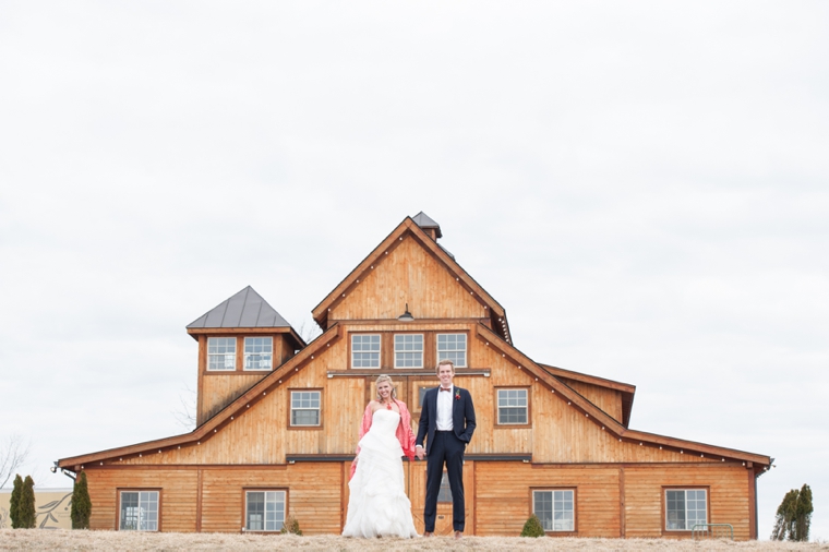 Modern & Rustic Plaid Wedding Ideas via TheELD.com