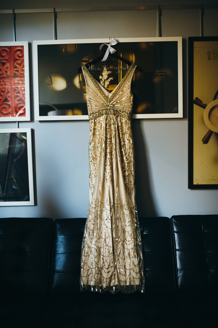 A Black & Gold 1920s Inspired Wedding via TheELD.com