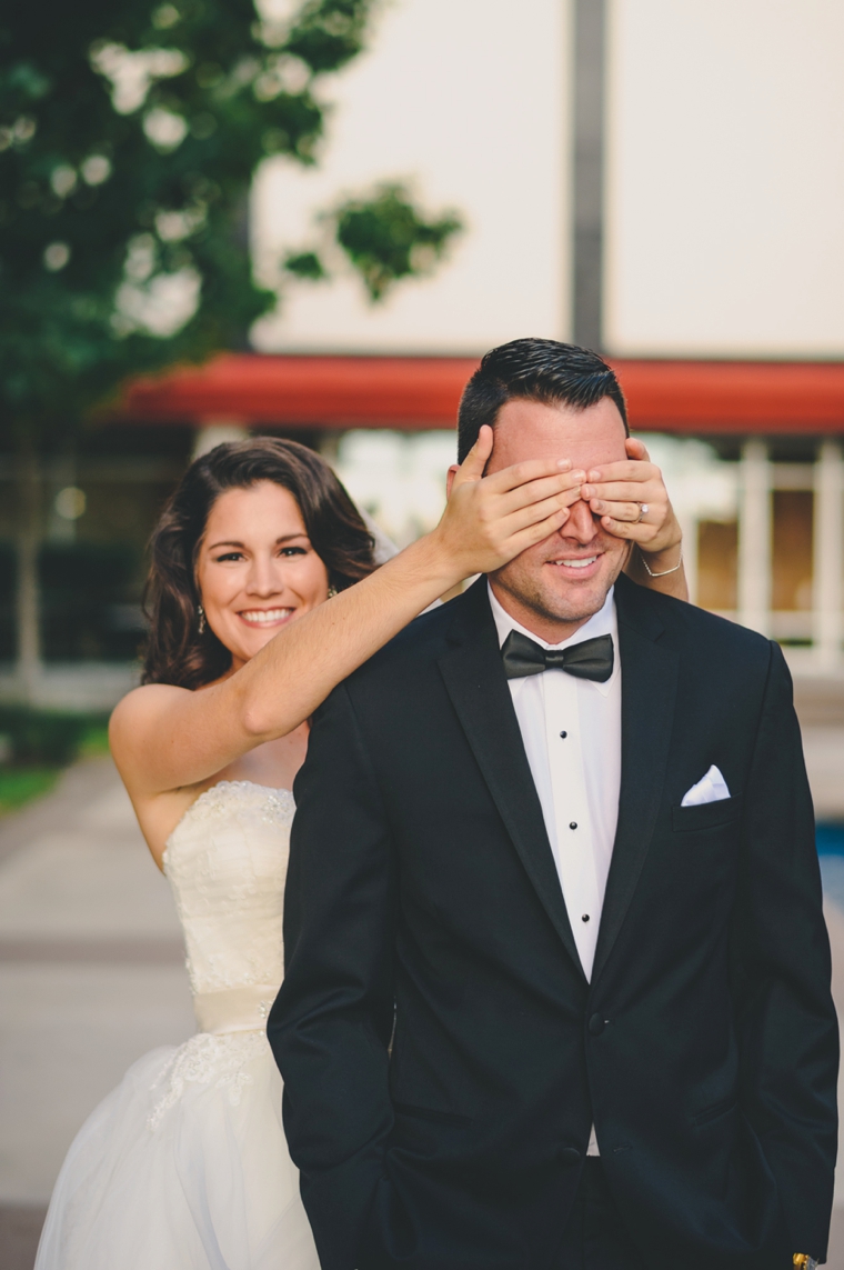 A Black & Gold 1920s Inspired Wedding via TheELD.com