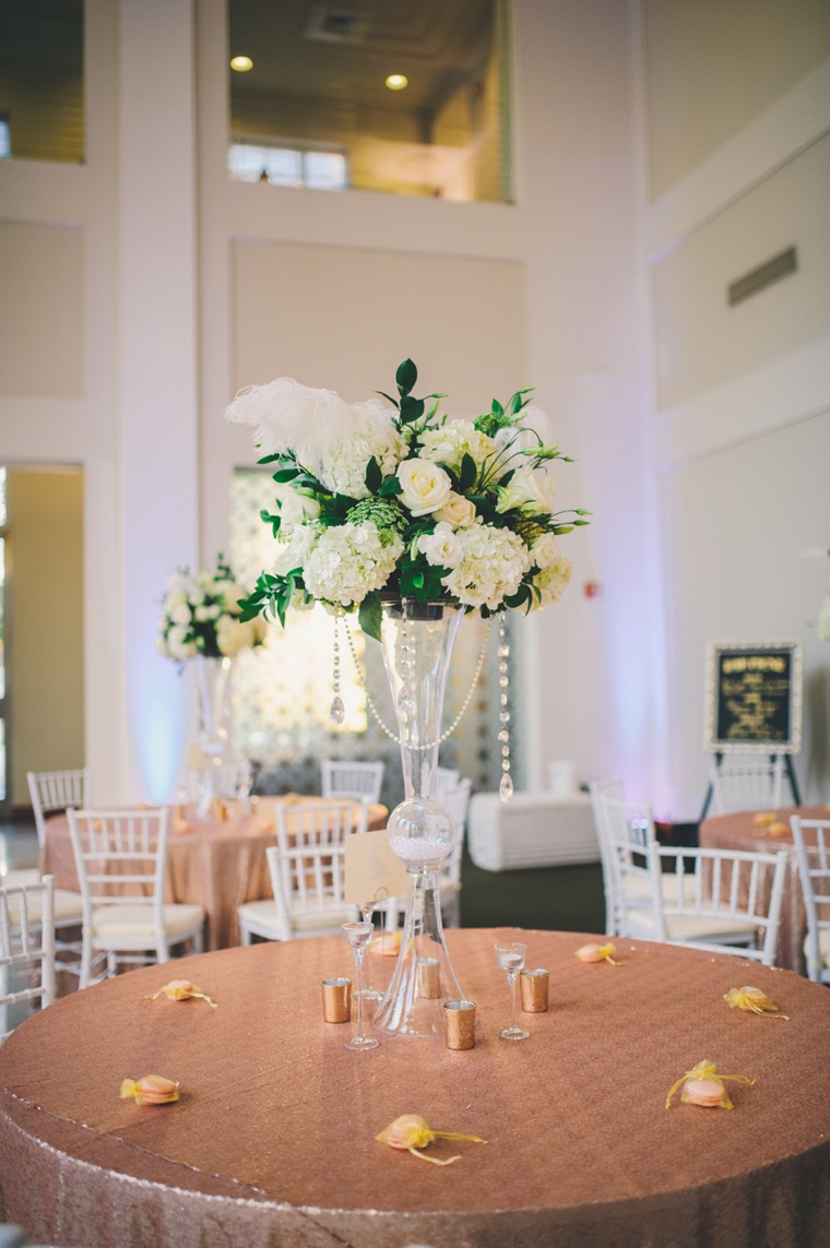 A Black & Gold 1920s Inspired Wedding via TheELD.com