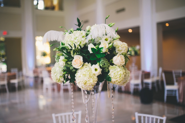 A Black & Gold 1920s Inspired Wedding via TheELD.com