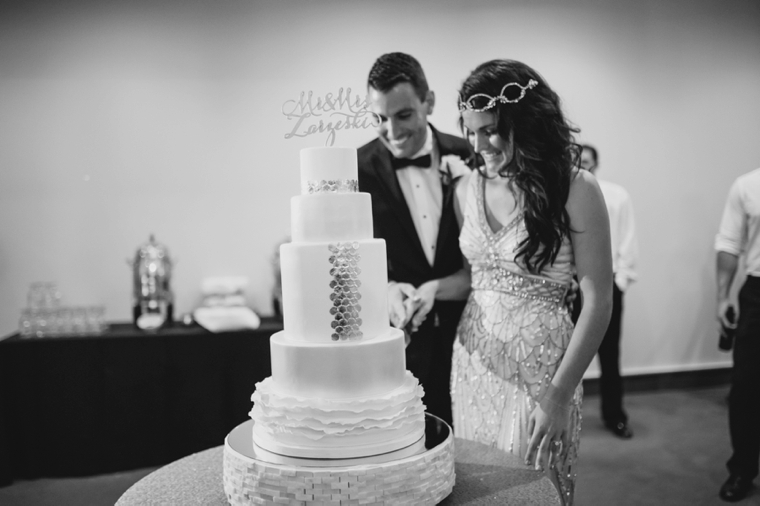 A Black & Gold 1920s Inspired Wedding via TheELD.com