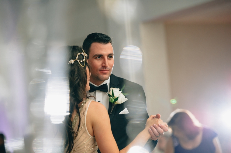 A Black & Gold 1920s Inspired Wedding via TheELD.com