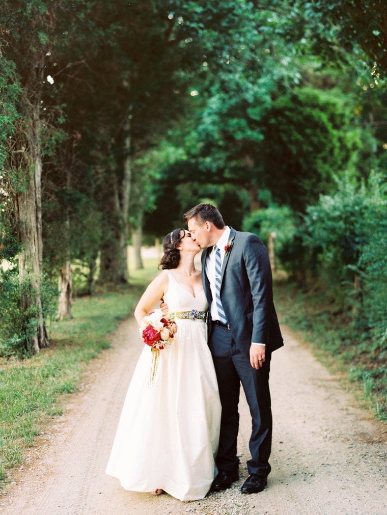 A Glitter Filled Colorful Wedding In North Carolina via TheELD.com