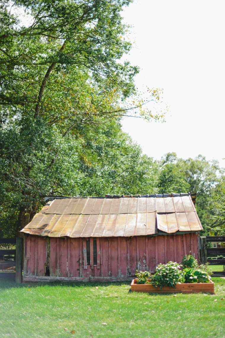 A Vintage Inspired Garden Wedding via TheELD.com