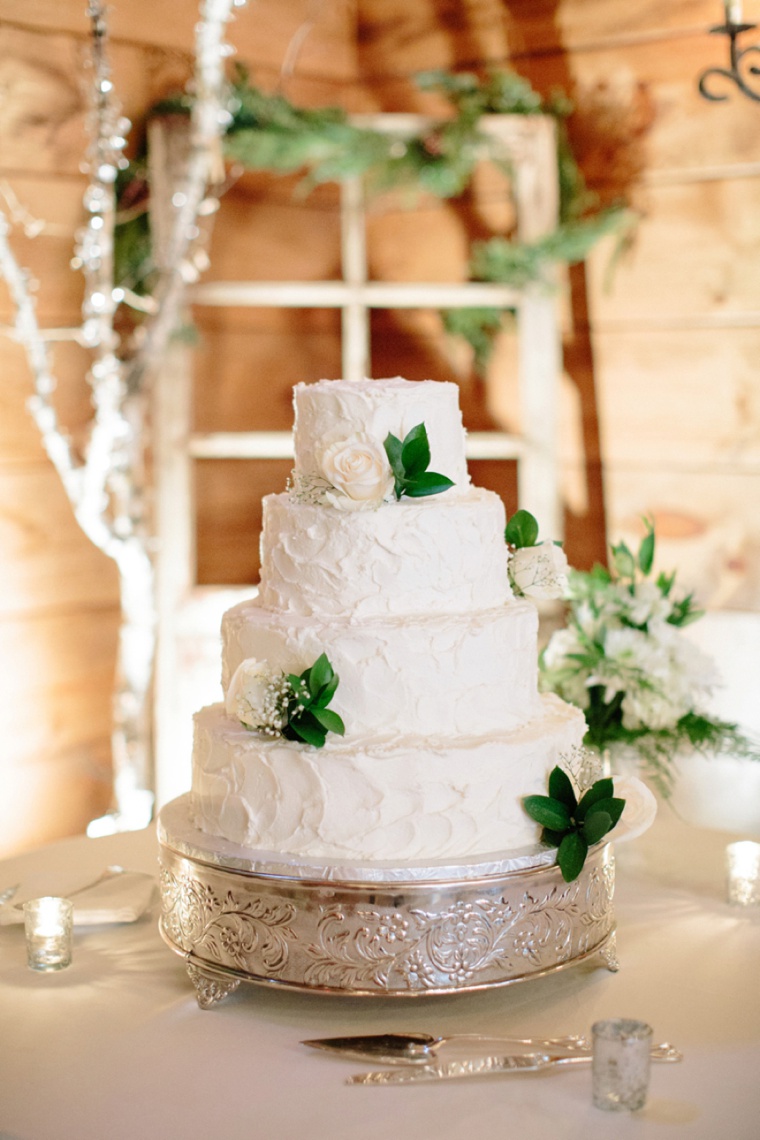 A Rustic Green and White Wedding via TheELD.com