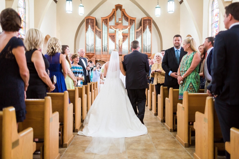 A Sophisticated Navy and White Wedding via TheELD.com