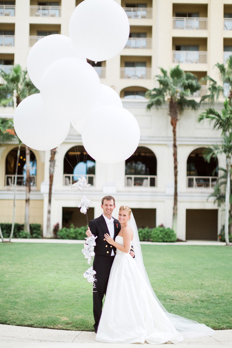 A Sophisticated Navy and White Wedding via TheELD.com