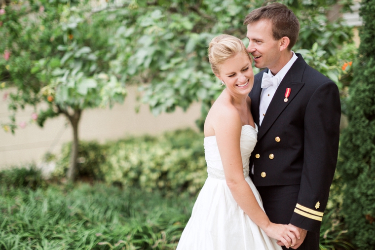 A Sophisticated Navy and White Wedding via TheELD.com