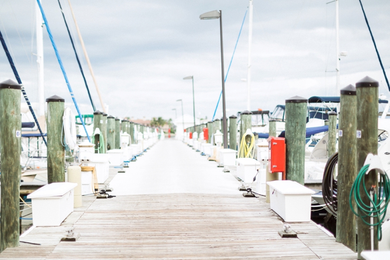 A Sophisticated Navy and White Wedding via TheELD.com