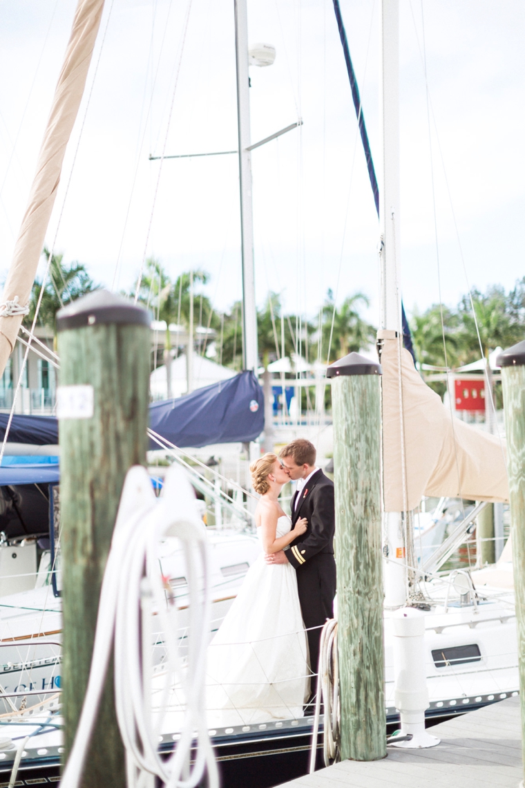 A Sophisticated Navy and White Wedding via TheELD.com