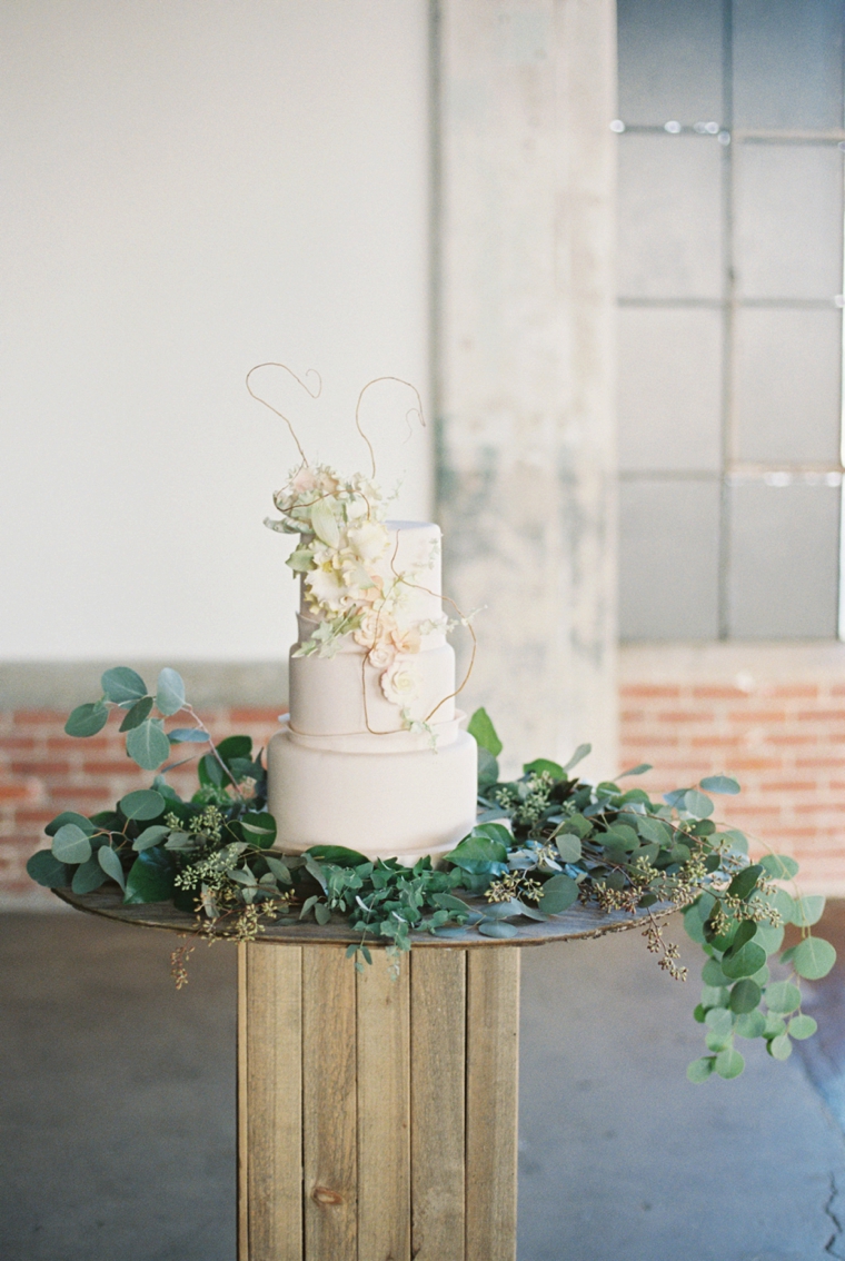 Soft, Romantic & Elegant Wedding Ideas via TheELD.com