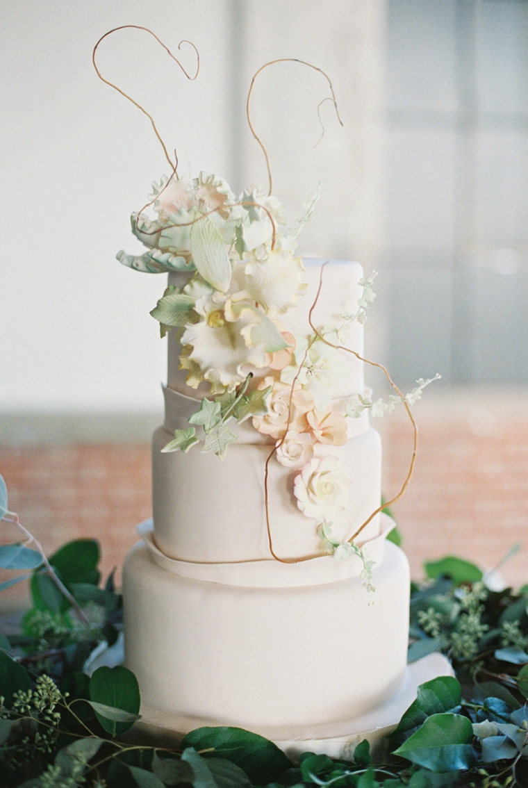 Soft, Romantic & Elegant Wedding Ideas via TheELD.com
