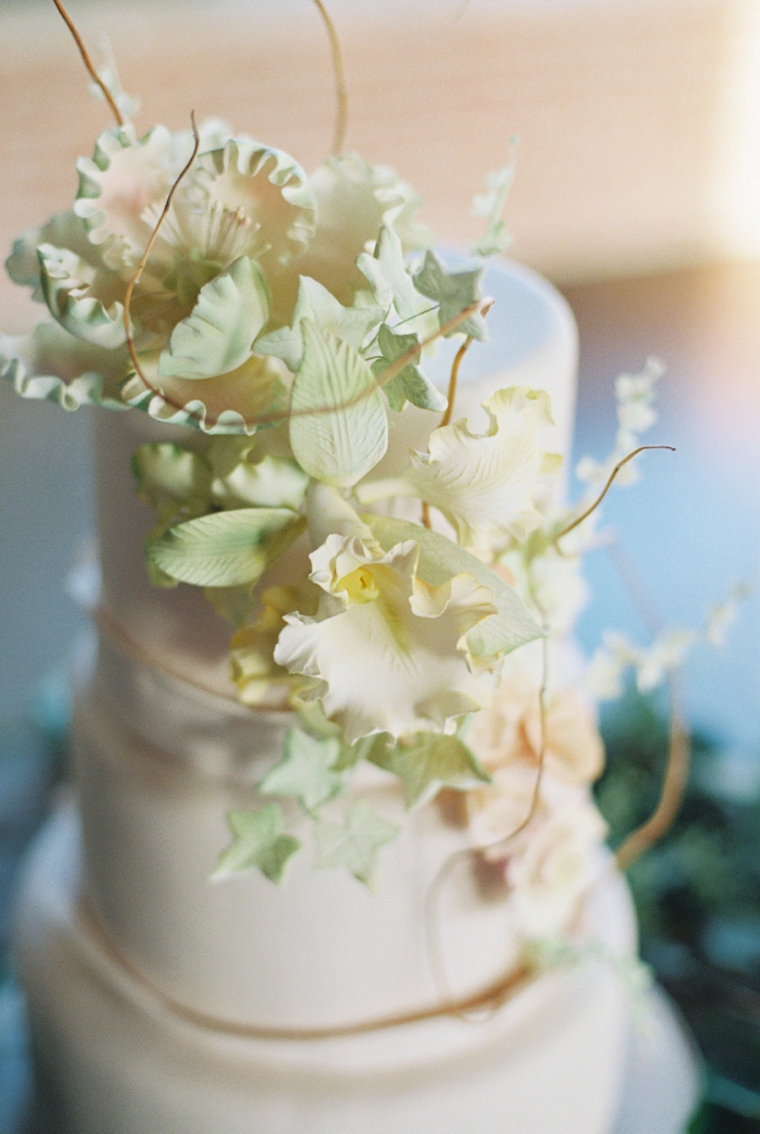 Soft, Romantic & Elegant Wedding Ideas via TheELD.com