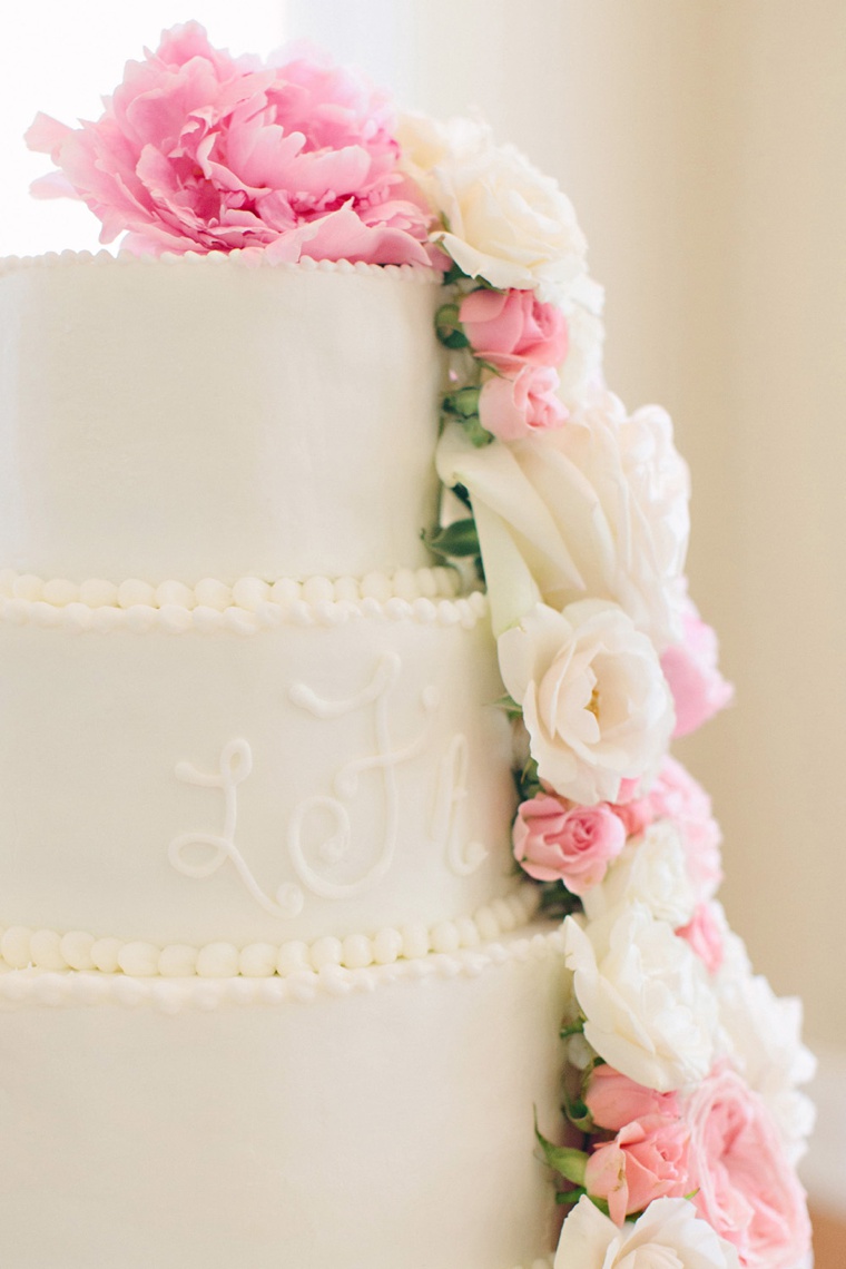 An Elegant Pink and White Alabama Wedding via TheELD.com
