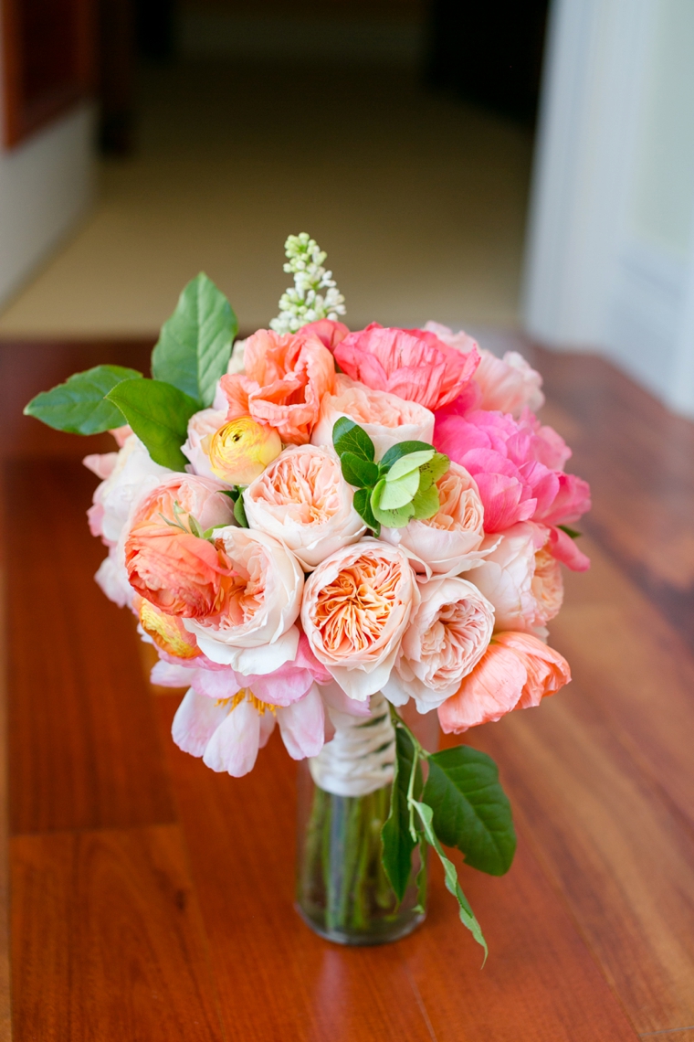 An Elegant Navy and Coral Wedding via TheELD.com