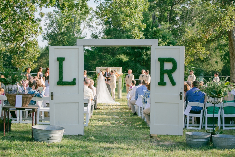 A Rustic Elegant Navy and Peach Wedding via TheELD.com