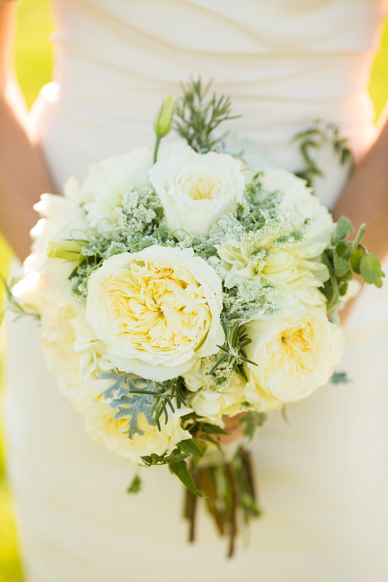 A Colorful Virginia Vineyard Wedding via TheELD.com