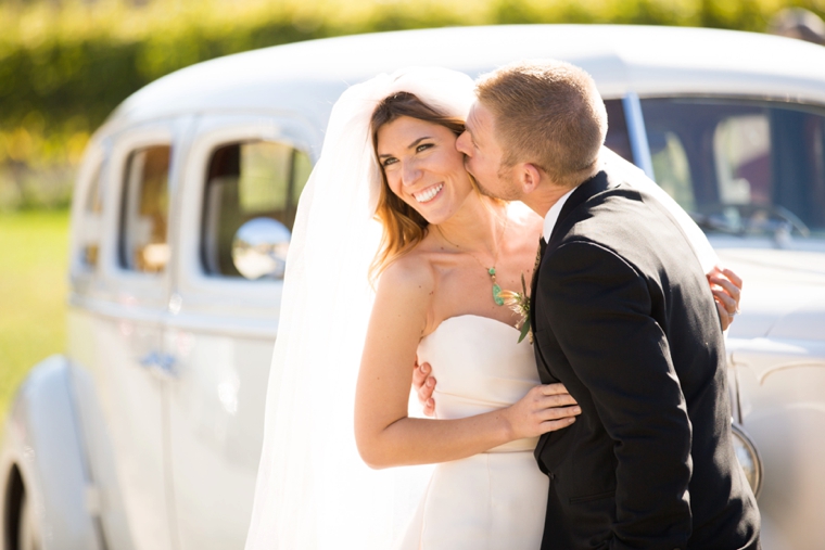 A Colorful Virginia Vineyard Wedding via TheELD.com