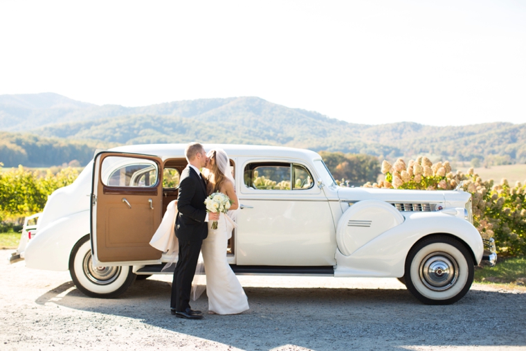 A Colorful Virginia Vineyard Wedding via TheELD.com