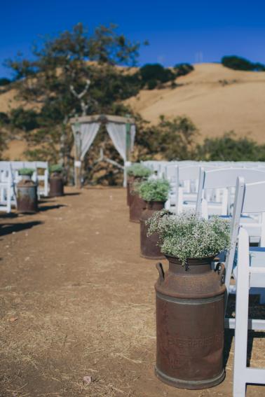 A Glamorous California Ranch Wedding via TheELD.com